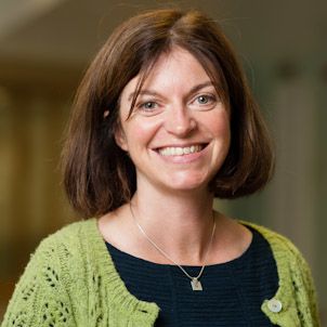 Dr Lois Brand