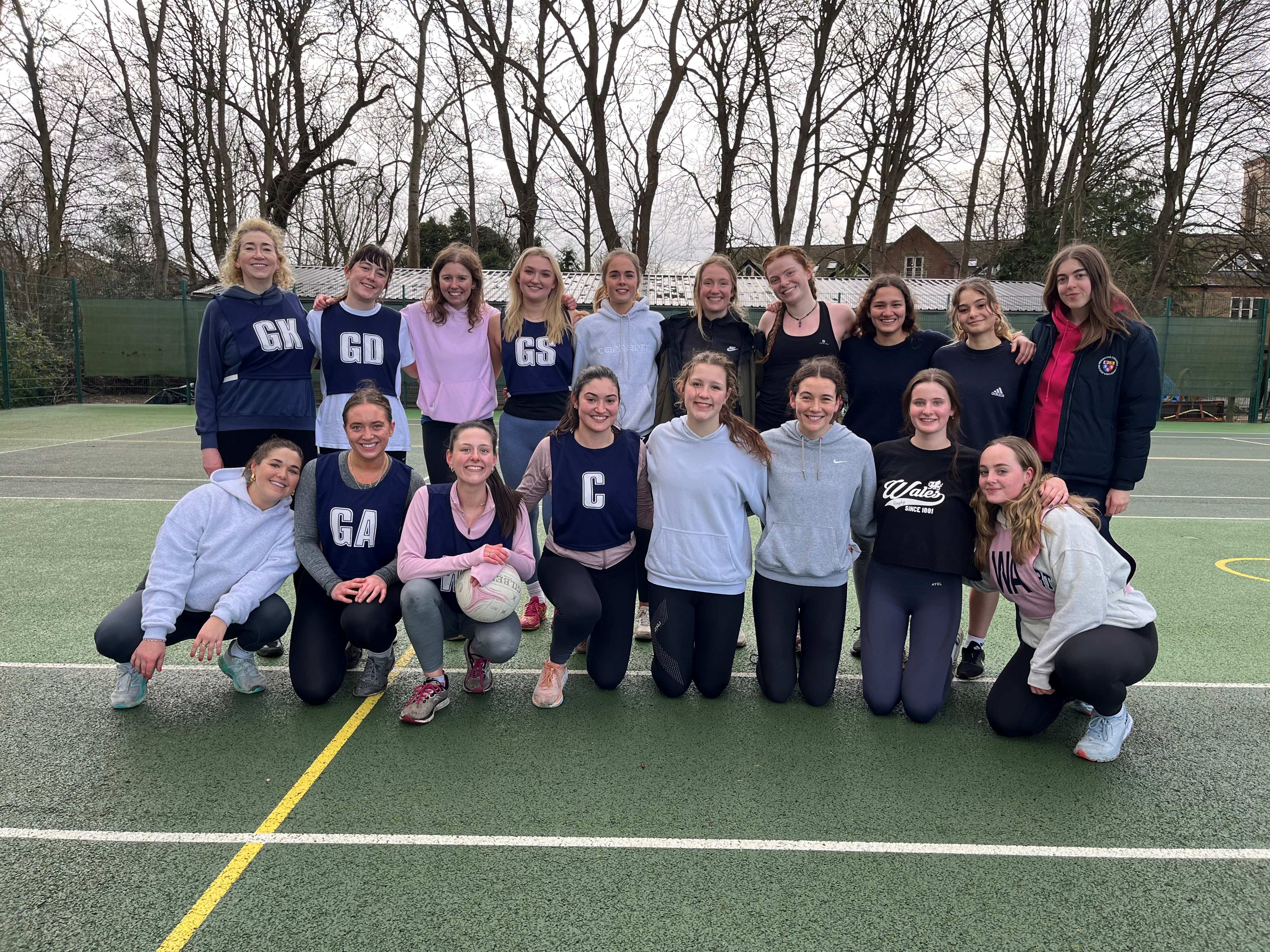 The Pembroke Netball team and alumni at their match last weekend.