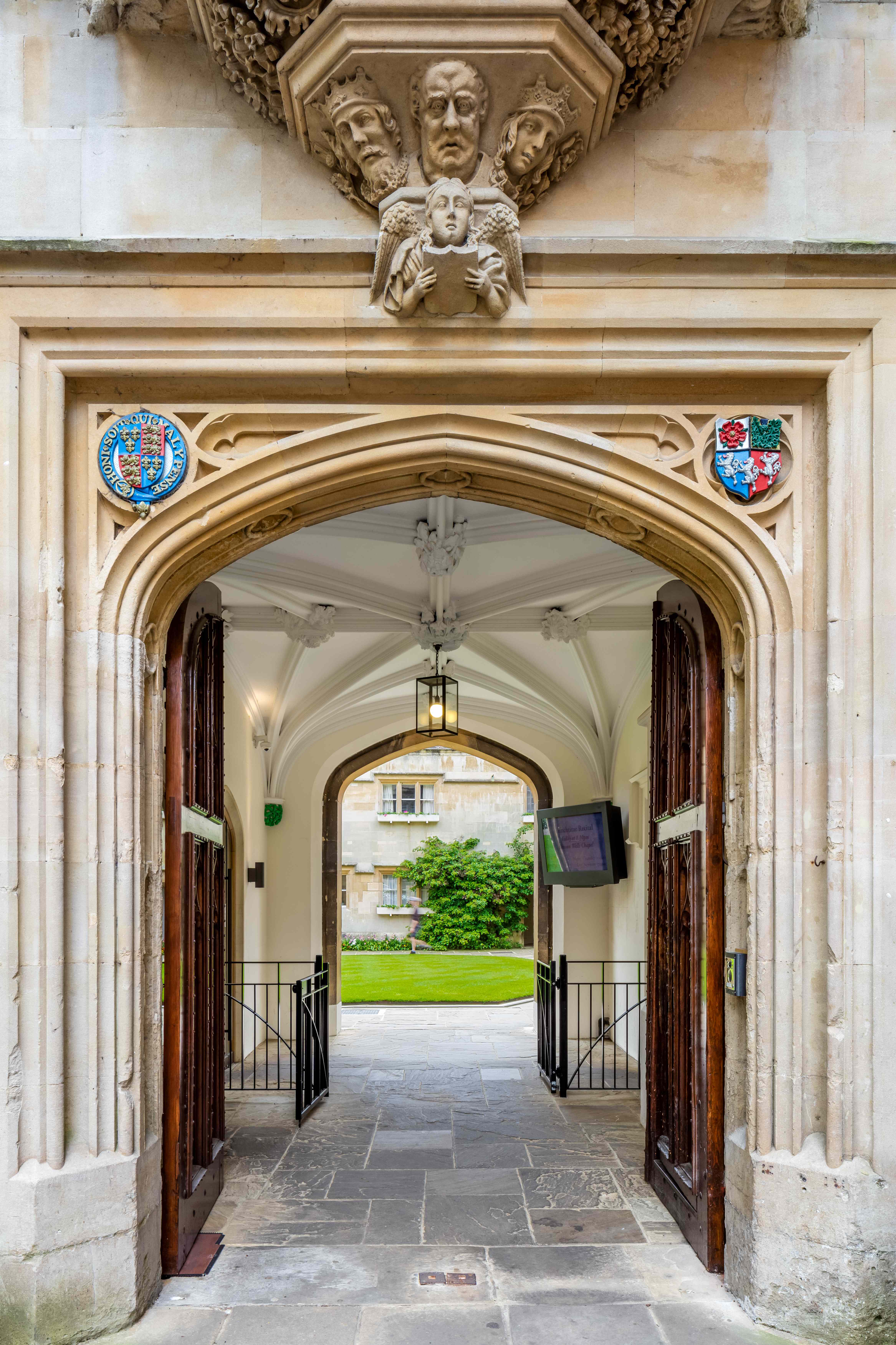 The entrance to Pembroke College.