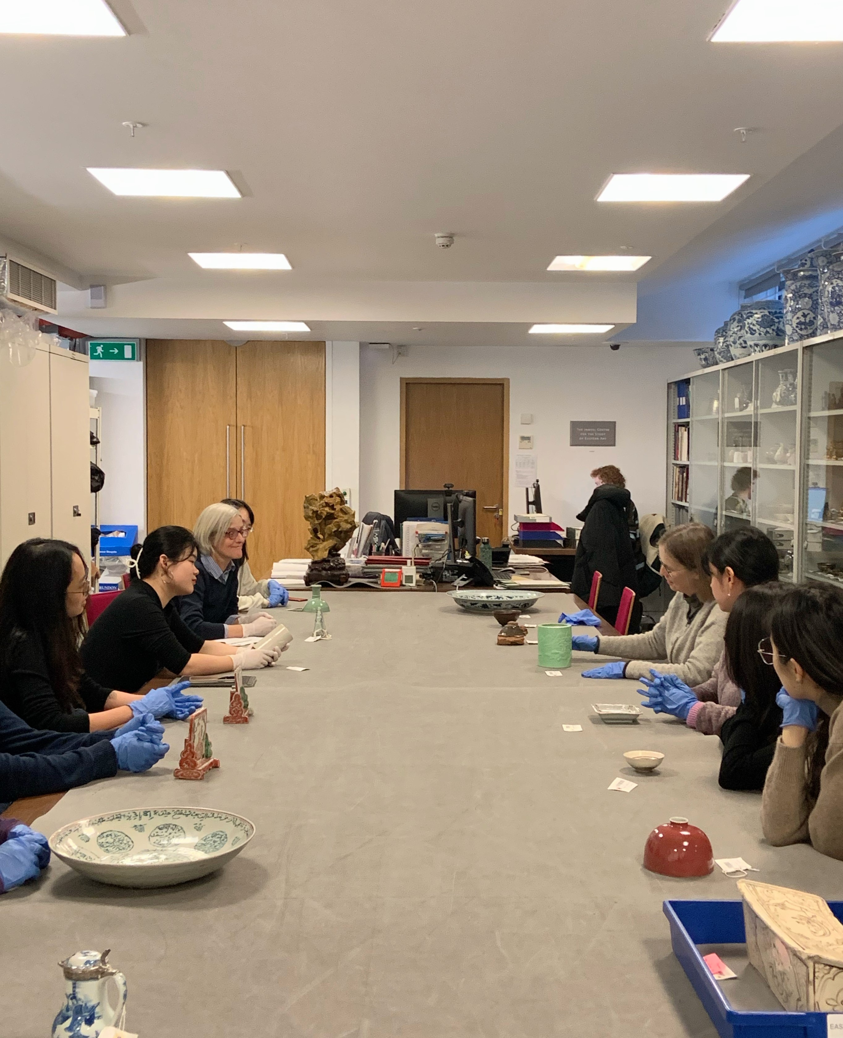 Students during their activity at the Ashmolean Museum 