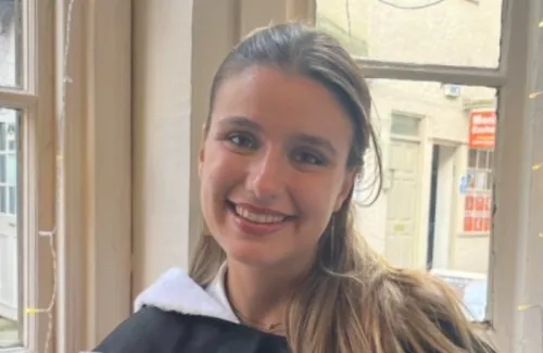 Ariana Minea headshot.